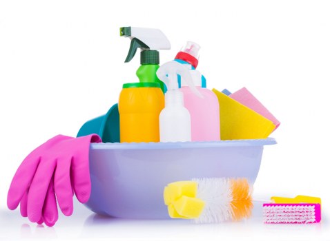 Detailed bathroom cleaning in a Sutton property before move-in